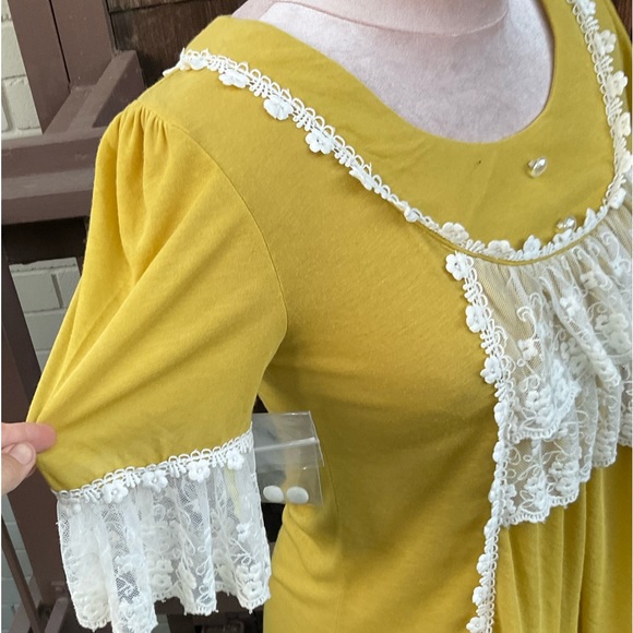 Beauty Ballet design gold cotton stretch victorian poet cream lace ruffles Med. - Picture 7 of 14